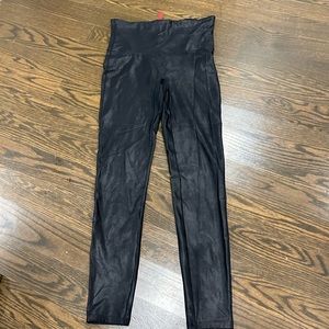 SPANX. Faux leather leggings XL